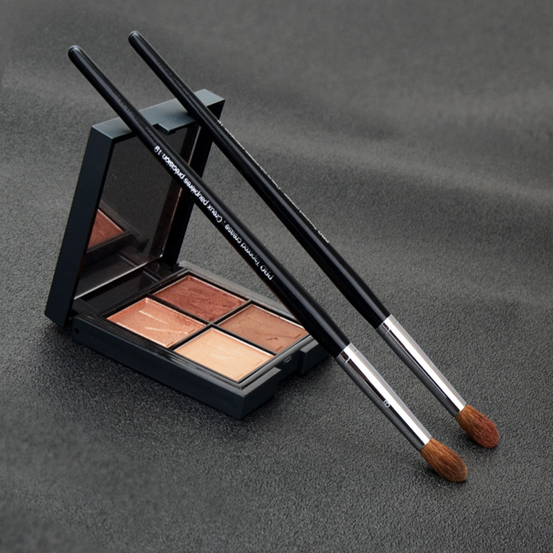Pincel profissional para sombr - Beauty Bay Makeup avaliação e preço